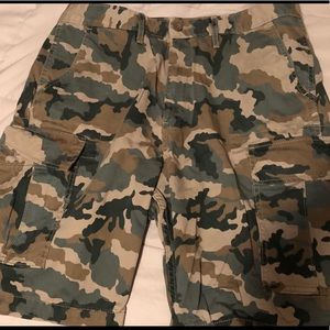 Men’s camo cargo shorts